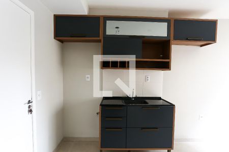 Kitnet sala cozinha serviço  de apartamento para alugar com 1 quarto, 24m² em Vila Nova das Belezas, São Paulo