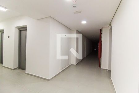 Apartamento à venda com 38m², 2 quartos e sem vaga Apartamento à venda com 38m², 2 quartos e sem vagaHall