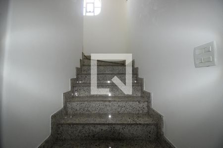 Escada de apartamento à venda com 4 quartos, 200m² em Coração Eucarístico, Belo Horizonte
