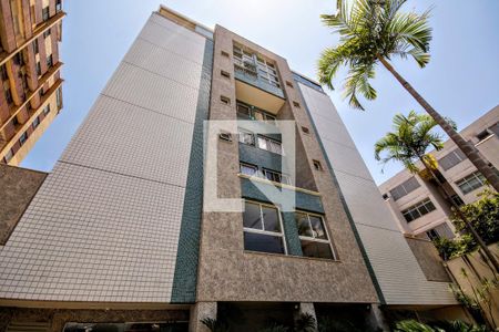 Apartamento à venda com 70m², 3 quartos e 2 vagasFachada