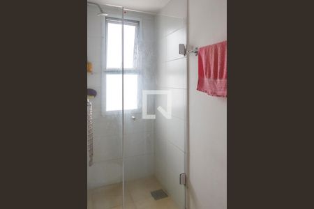 Banheiro Suíte de apartamento à venda com 3 quartos, 65m² em Azenha, Porto Alegre