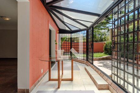Varanda da Sala de casa para alugar com 4 quartos, 460m² em Jardim Leonor, São Paulo