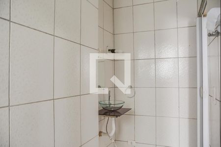 Banheiro de casa para alugar com 2 quartos, 63m² em Taboão, São Bernardo do Campo