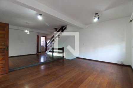 Casa de condomínio à venda com 300m², 4 quartos e 4 vagasQuarto 4