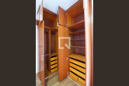 Casa de condomínio à venda com 300m², 4 quartos e 4 vagasQuarto 3