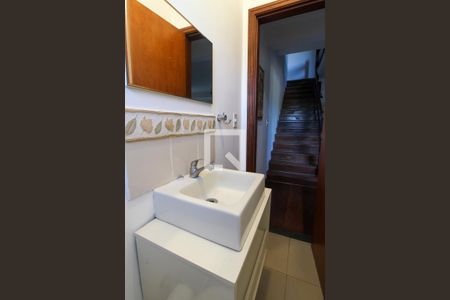 Casa de condomínio à venda com 300m², 4 quartos e 4 vagasBanheiro 3