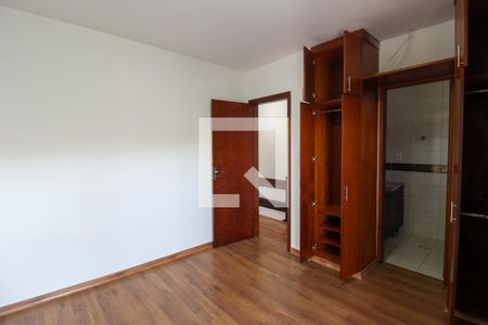 Casa de condomínio à venda com 300m², 4 quartos e 4 vagasQuarto 3