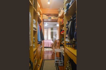 Casa de condomínio à venda com 230m², 3 quartos e 2 vagasCloset suite