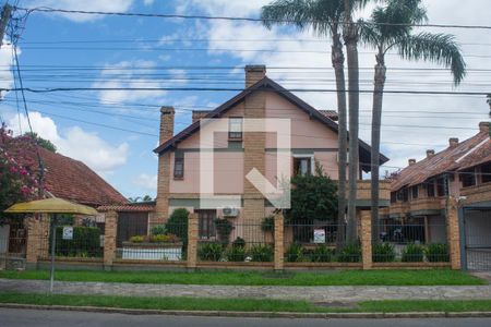 Casa de condomínio à venda com 230m², 3 quartos e 2 vagasFachada condomínio