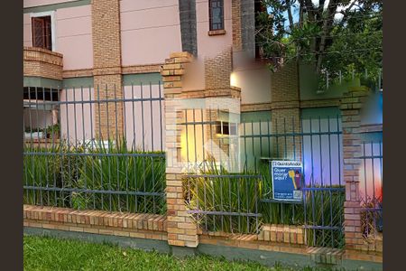 Casa de condomínio à venda com 230m², 3 quartos e 2 vagasPlaquinha