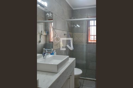 Casa de condomínio à venda com 230m², 3 quartos e 2 vagasBanheiro social