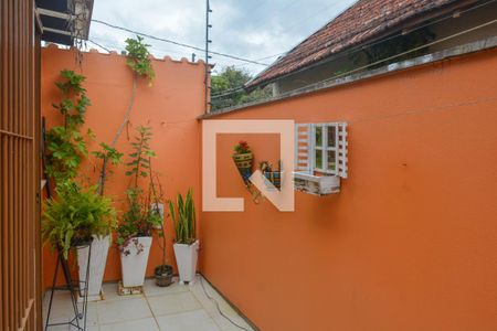 Casa de condomínio à venda com 230m², 3 quartos e 2 vagasQuintal