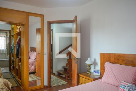 Casa de condomínio à venda com 230m², 3 quartos e 2 vagasSuite