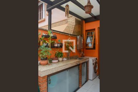 Casa de condomínio à venda com 230m², 3 quartos e 2 vagasÁrea de serviço