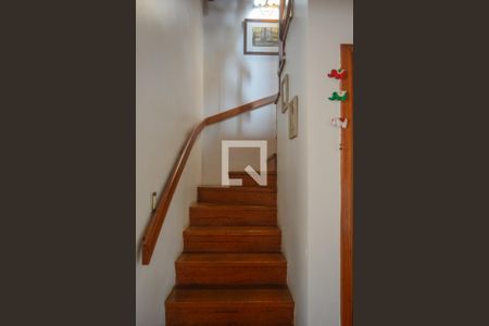 Escada de casa de condomínio à venda com 3 quartos, 230m² em Tristeza, Porto Alegre