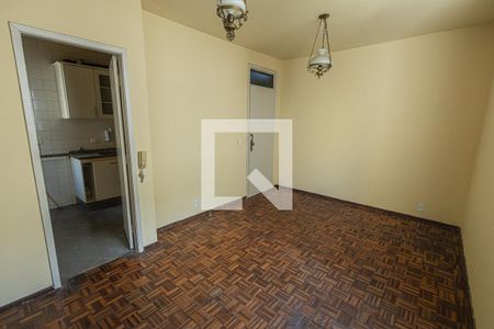 Sala de apartamento à venda com 3 quartos, 66m² em São João Batista, Belo Horizonte
