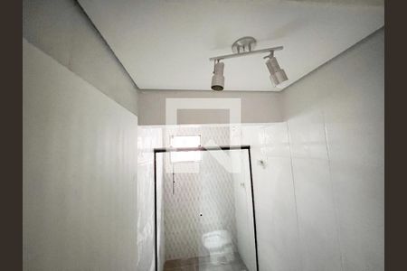 Banheiro, luminária de kitnet/studio para alugar com 1 quarto, 64m² em Vila Nova Conceição, São Paulo