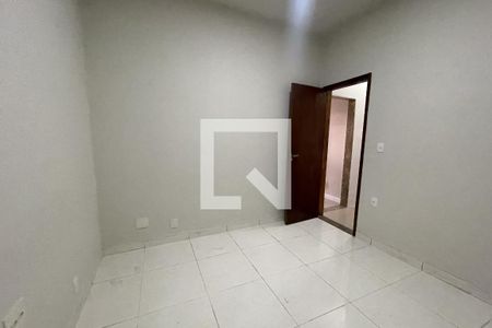 Quarto de casa para alugar com 2 quartos, 65m² em Vila São Luis, Duque de Caxias