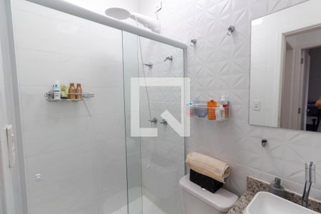 Casa de condomínio à venda com 150m², 3 quartos e 3 vagasBanheiro 2