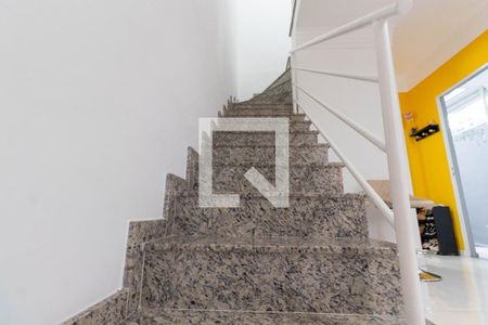 Escada de casa de condomínio à venda com 3 quartos, 150m² em Vila Granada, São Paulo