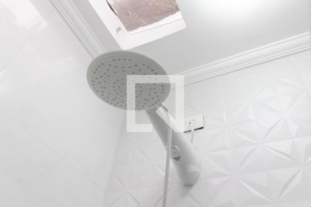 Casa de condomínio à venda com 150m², 3 quartos e 3 vagasChuveiro