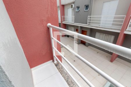 Casa de condomínio à venda com 150m², 3 quartos e 3 vagasVaranda