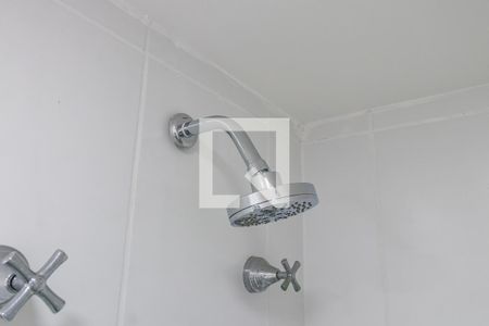Banheiro de apartamento para alugar com 1 quarto, 51m² em Empresarial 18 do Forte, Barueri