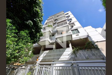 Apartamento à venda com 80m², 2 quartos e 1 vagaFachada