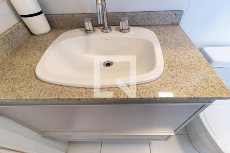 Apartamento para alugar com 69m², 2 quartos e 2 vagas Apartamento para alugar com 69m², 2 quartos e 2 vagasDetalhe do banheiro