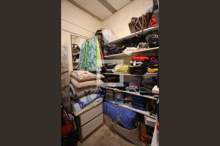 Casa à venda com 609m², 5 quartos e 4 vagasCloset da suíte