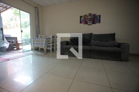 Casa à venda com 609m², 5 quartos e 4 vagasCasa 2 sala
