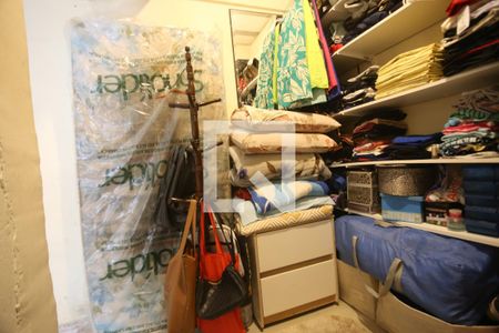 Casa à venda com 609m², 5 quartos e 4 vagasCloset da suíte