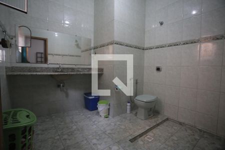 Casa à venda com 609m², 5 quartos e 4 vagasBanheiro da Suíte