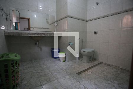 Casa à venda com 609m², 5 quartos e 4 vagasBanheiro da Suíte