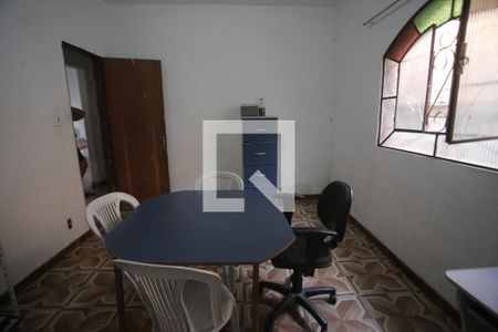 Casa à venda com 609m², 5 quartos e 4 vagasquarto