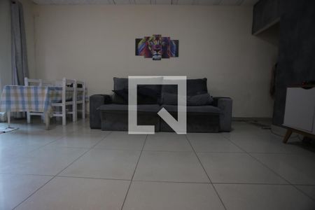 Casa à venda com 609m², 5 quartos e 4 vagasCasa 2 sala