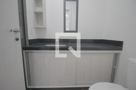 Banheiro de kitnet/studio para alugar com 1 quarto, 34m² em Marechal Rondon, Canoas