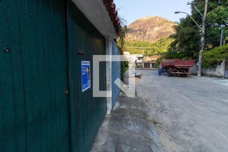 Casa à venda com 159m², 3 quartos e 2 vagas Casa à venda com 159m², 3 quartos e 2 vagasPlaca