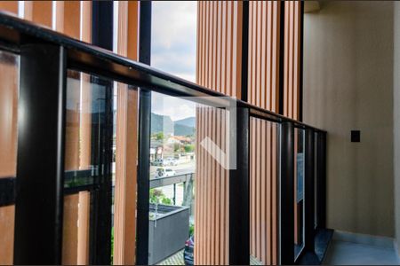 Apartamento para alugar com 72m², 2 quartos e 1 vagaSacada