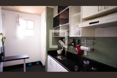 Cozinha de apartamento à venda com 2 quartos, 60m² em Santa Amelia, Belo Horizonte