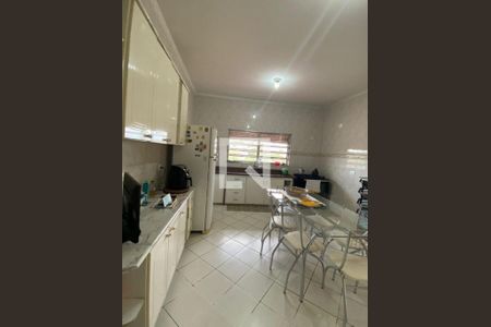 Casa à venda com 200m², 4 quartos e 2 vagas