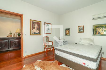 Apartamento à venda com 167m², 3 quartos e 2 vagas Apartamento à venda com 167m², 3 quartos e 2 vagasQuarto 3