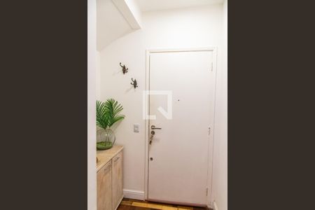 Hall de entrada de apartamento à venda com 2 quartos, 64m² em Vila Monumento, São Paulo