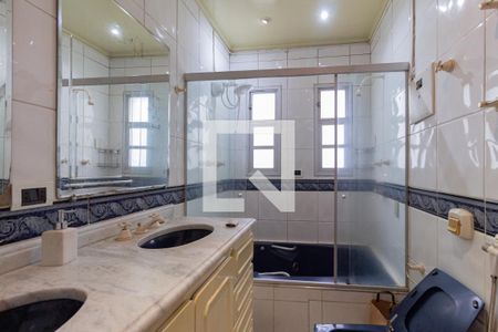 Banheiro da suíte de casa à venda com 2 quartos, 283m² em Vila Campesina, Osasco