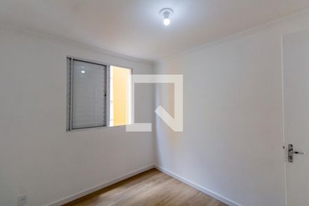 Quarto 2 de apartamento para alugar com 2 quartos, 48m² em Vila Carmosina, São Paulo