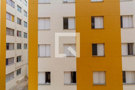 Vista Quarto 1 de apartamento para alugar com 2 quartos, 48m² em Vila Carmosina, São Paulo