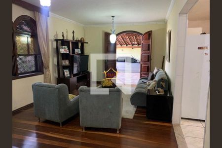 Casa à venda com 3 quartos, 256m² em Planalto, Belo Horizonte