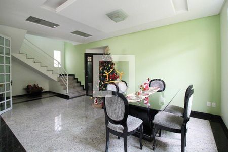 Casa à venda com 4 quartos, 276m² em Barreiro, Belo Horizonte