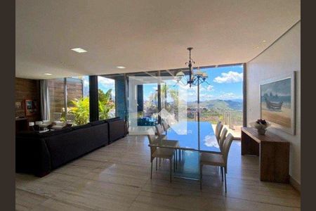 Casa à venda com 4 quartos, 450m² em Vila Castela, Nova Lima