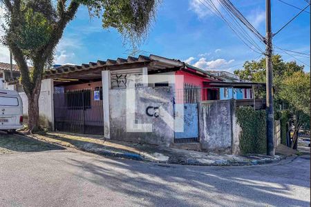 Casa à venda com 126m², 2 quartos e 2 vagas Casa à venda com 126m², 2 quartos e 2 vagasFachada